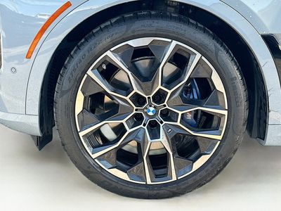 2025 BMW X7 - Photo 39
