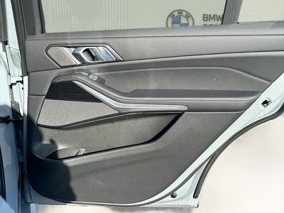 2025 BMW X7 - Photo 33