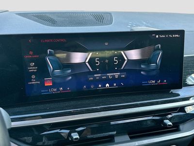 2025 BMW X7 - Photo 16