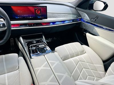 2025 BMW 7 Series - Photo 20