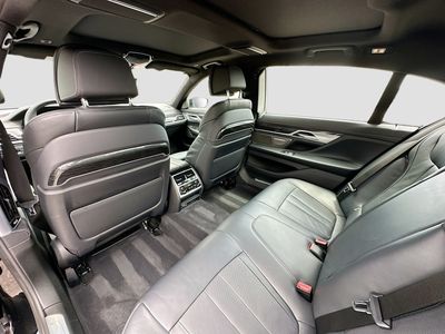 2020 BMW 7 Series - Photo 25
