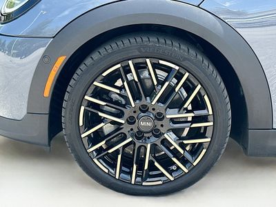 2025 MINI Convertible - Photo 28