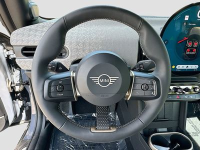 2025 MINI Convertible - Photo 10