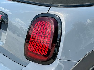 2025 MINI Convertible - Photo 21