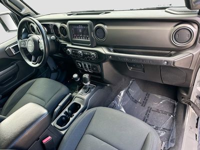 2022 Jeep Wrangler - Photo 25