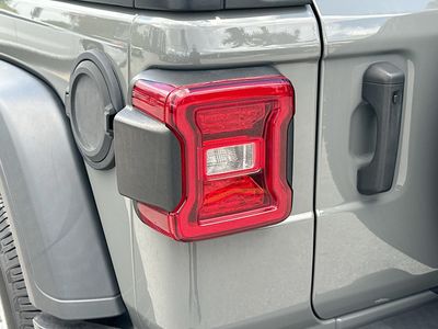 2022 Jeep Wrangler - Photo 22