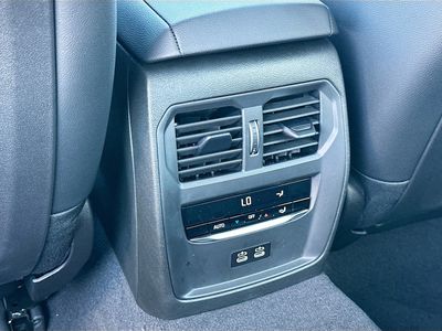 2026 BMW 3 Series - Photo 19