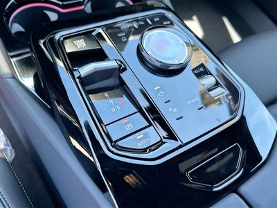 2027 BMW 5 Series - Photo 13