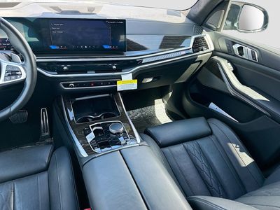 2025 BMW X7 - Photo 18