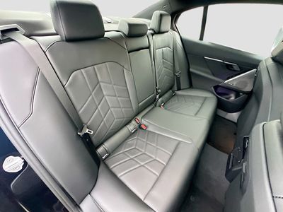 2026 BMW i5 - Photo 22