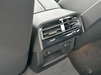 2026 BMW i5 - Photo 19