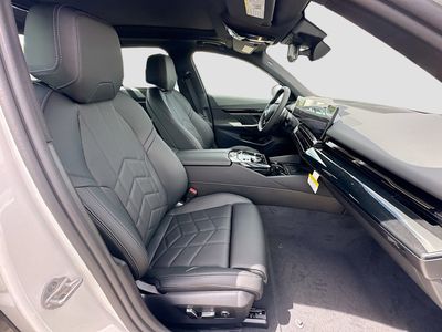 2026 BMW 5 Series - Photo 23