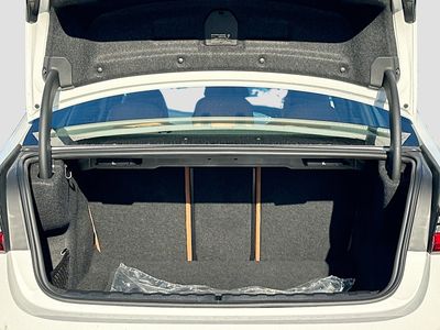 2026 BMW 3 Series - Photo 21