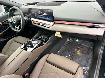 2026 BMW i5 - Photo 24