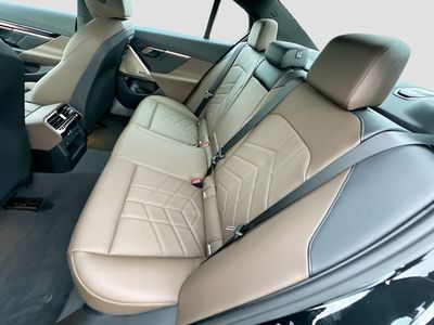 2026 BMW i5 - Photo 20