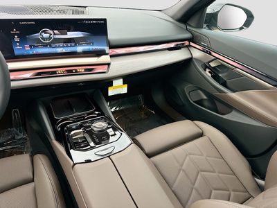 2026 BMW i5 - Photo 18