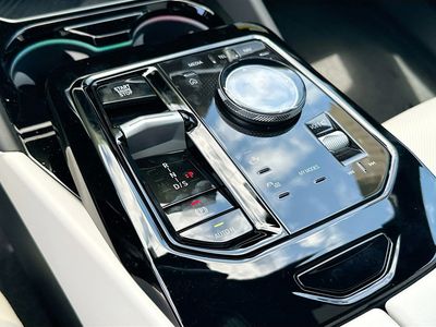 2027 BMW 5 Series - Photo 13