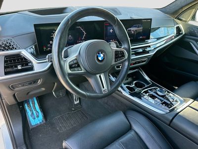 2025 BMW X7 - Photo 9