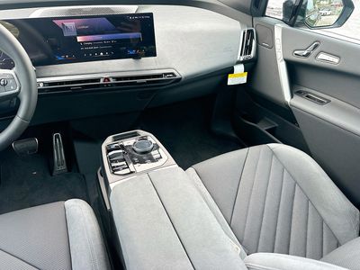 2026 BMW iX - Photo 18