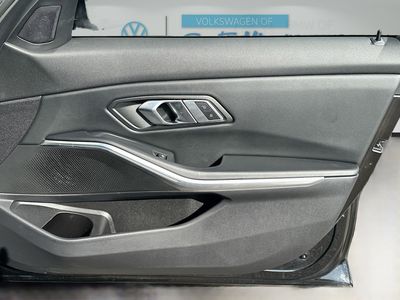 2023 BMW 3 Series - Photo 35