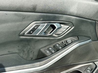 2023 BMW 3 Series - Photo 18