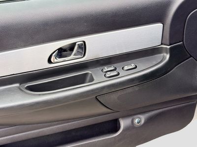 2004 Ford Thunderbird - Photo 15