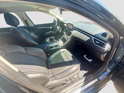 2022 Genesis G70 - Photo 32