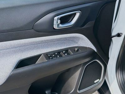 2022 Jeep Compass - Photo 16