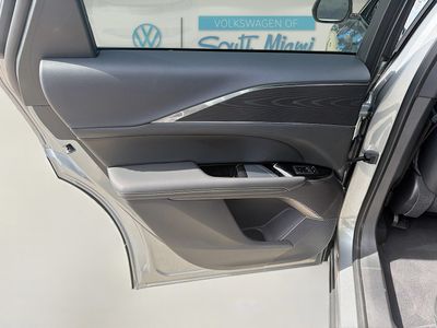 2024 Cadillac LYRIQ - Photo 26