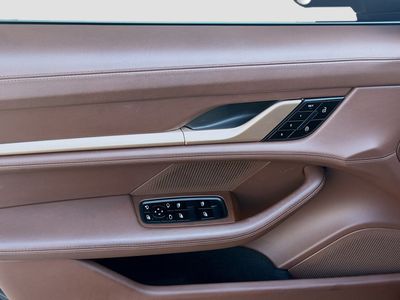 2020 Porsche Taycan - Photo 17