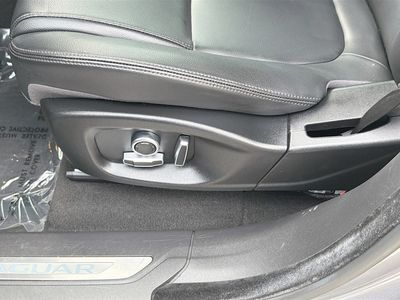2020 Jaguar F-PACE - Photo 17
