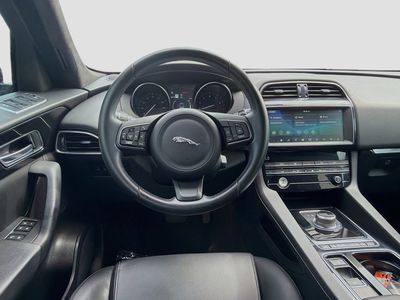 2020 Jaguar F-PACE - Photo 20