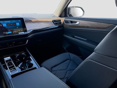 2026 Volkswagen Atlas — photo 18 view