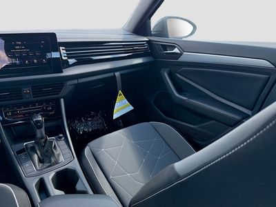 2026 Volkswagen Jetta - Photo 18