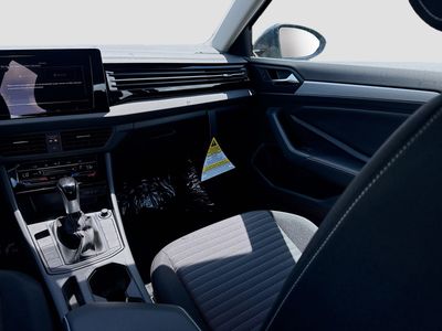 2026 Volkswagen Jetta - Photo 18