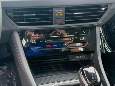 2026 Volkswagen Jetta - Photo 14