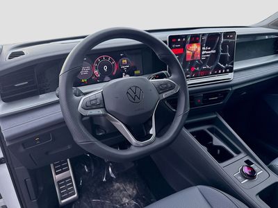2026 Volkswagen Tiguan — photo 9 view