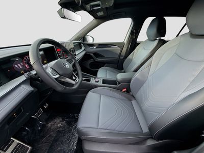 2026 Volkswagen Tiguan — photo 17 view