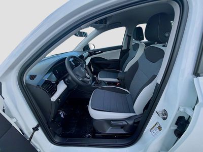2026 Volkswagen Taos - Photo 17