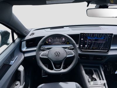 2026 Volkswagen Tiguan — photo 17 view