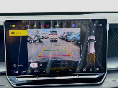 2026 Volkswagen Tiguan — photo 13 view