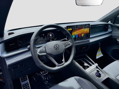2026 Volkswagen Tiguan — photo 9 view