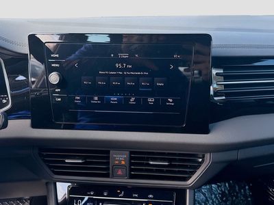 2026 Volkswagen Jetta - Photo 12