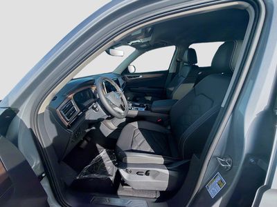 2026 Volkswagen Atlas — photo 16 view