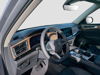 2026 Volkswagen Atlas — photo 9 view