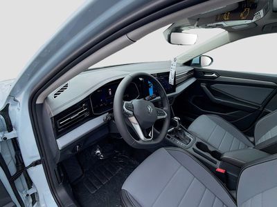 2026 Volkswagen Jetta - Photo 9