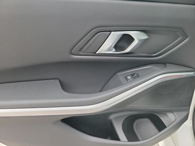 2024 BMW 3 Series - Photo 12