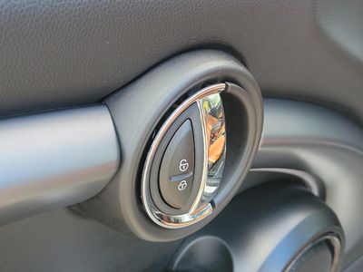 2024 MINI Hardtop 2 Door - Photo 13