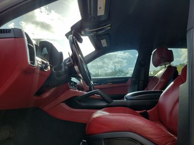 2021 Porsche Cayenne - Photo 19