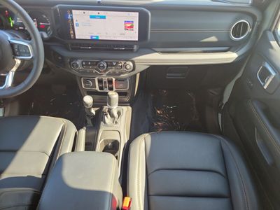 2024 Jeep Wrangler 4xe - Photo 14